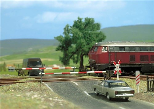 -4001738060218-Bahnübergang