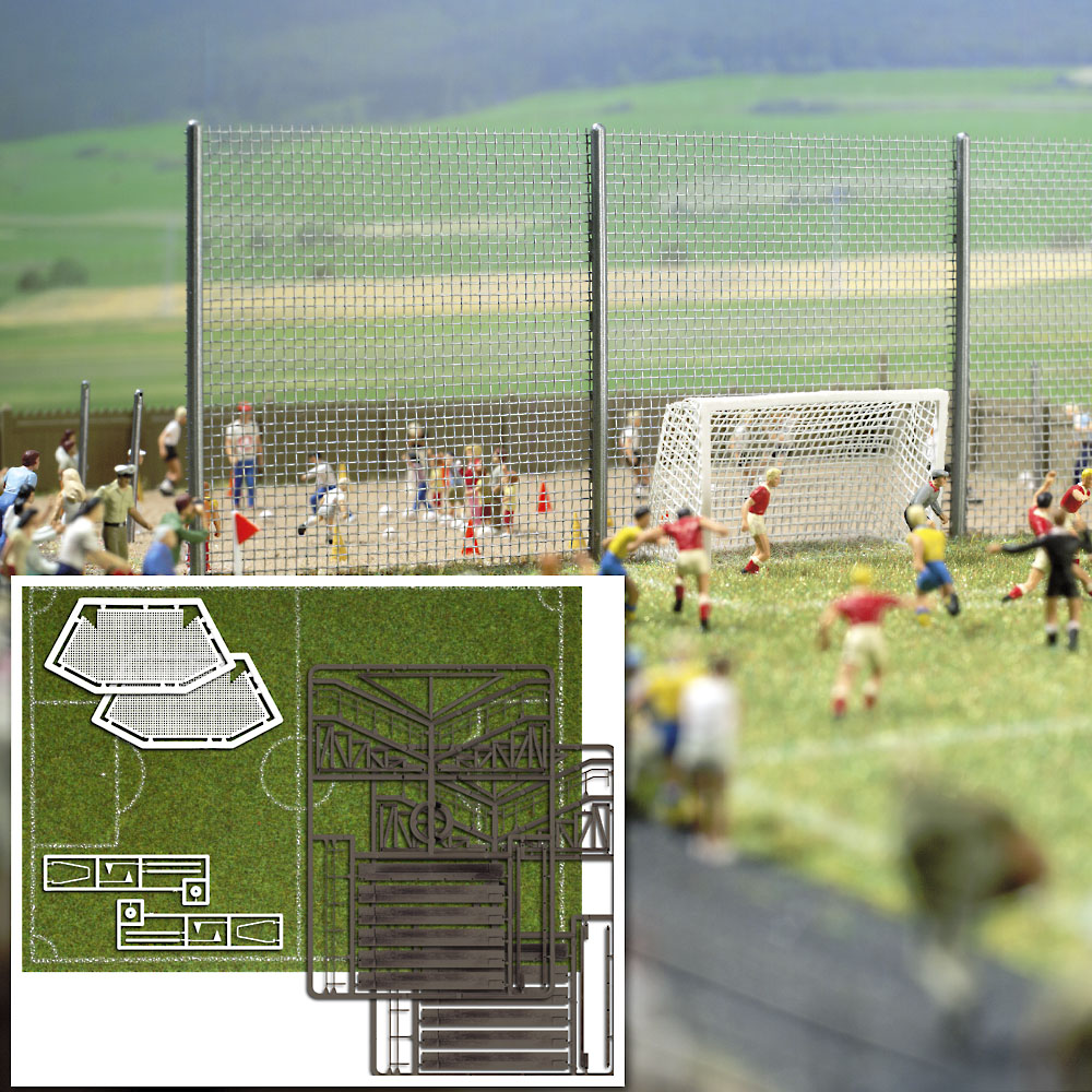 -4001738010527-Fußballplatz