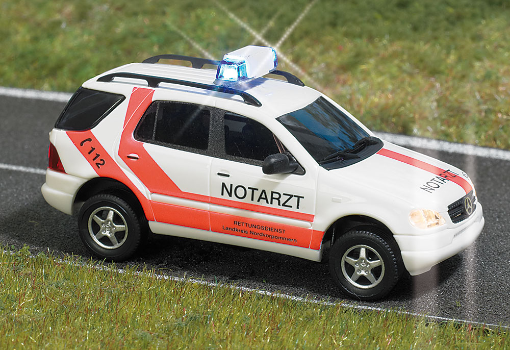 -4001738056310-Notarzt Mercedes M-Klasse