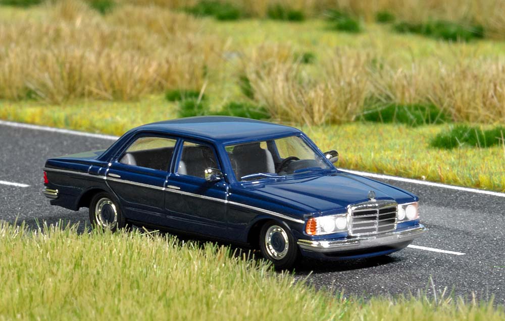 -4001738056617-Mercedes-Benz W 123