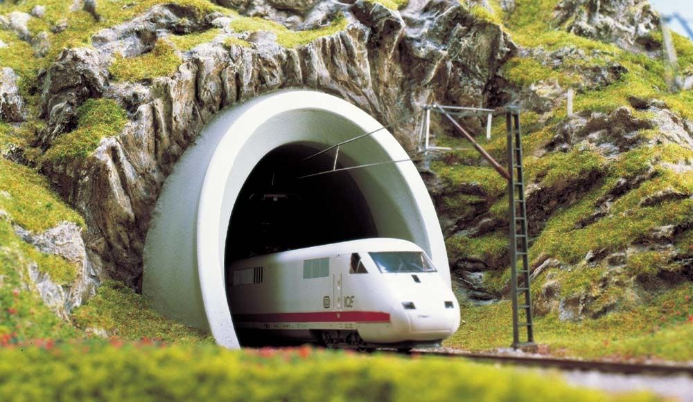 -4001738070200-ICE-Tunnelportal